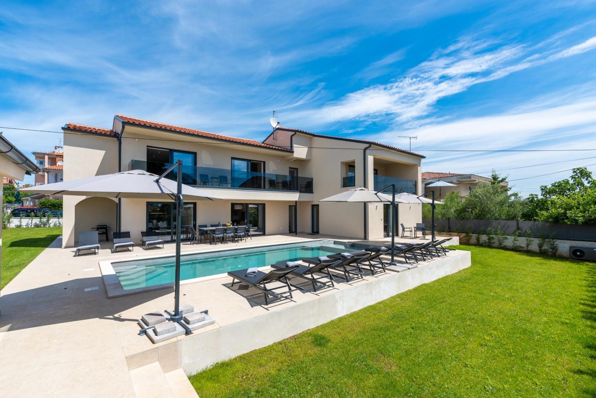 Domenica Medelina 5. Center, Pool, Jacuzzi, Sauna Villa